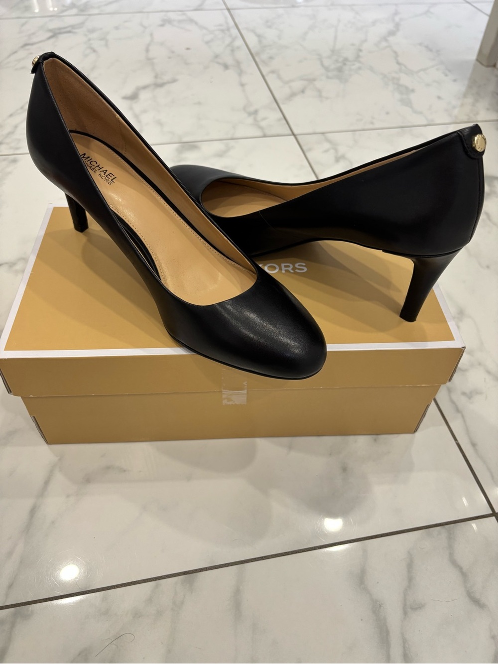 Michael Kors Jenna Flex Black Leather Pumps
